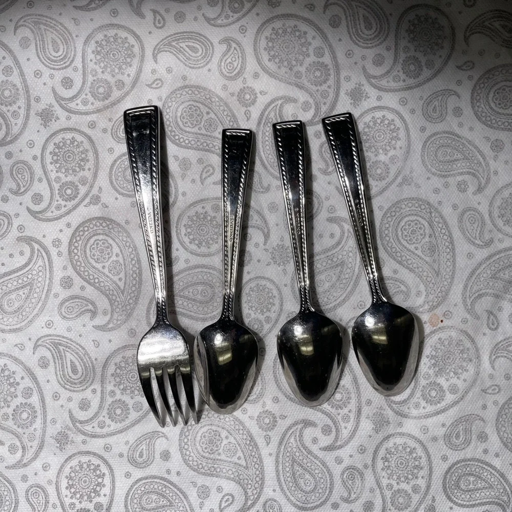 Oneida 18/8 Stainless 3 Teaspoons & 1 Fork Flatware Replacement Set